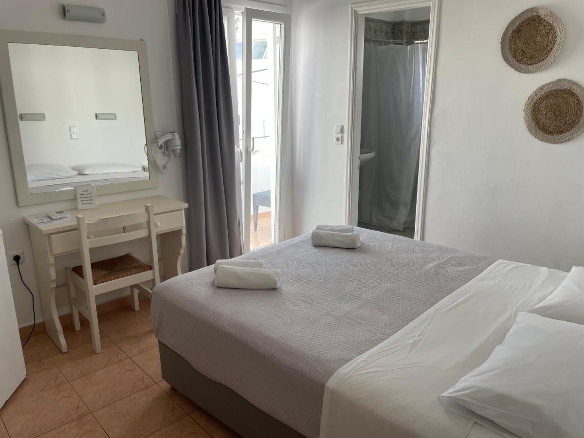 Louiza Hotel Parikia  Bagian luar foto